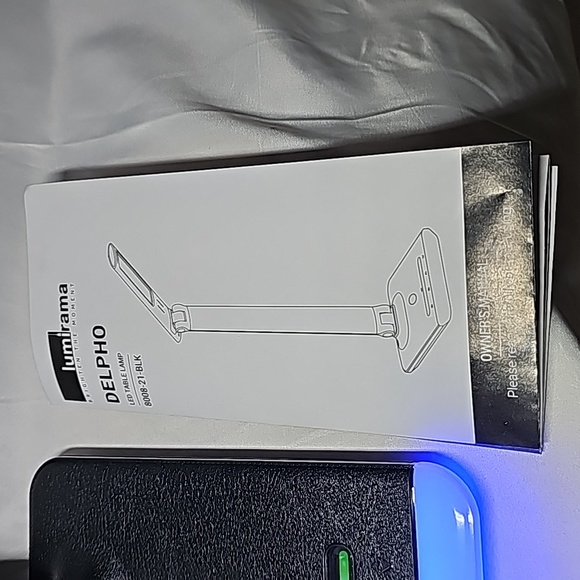 LED Table/Desk Lamp with Wireless Charger - Picture 9 of 9